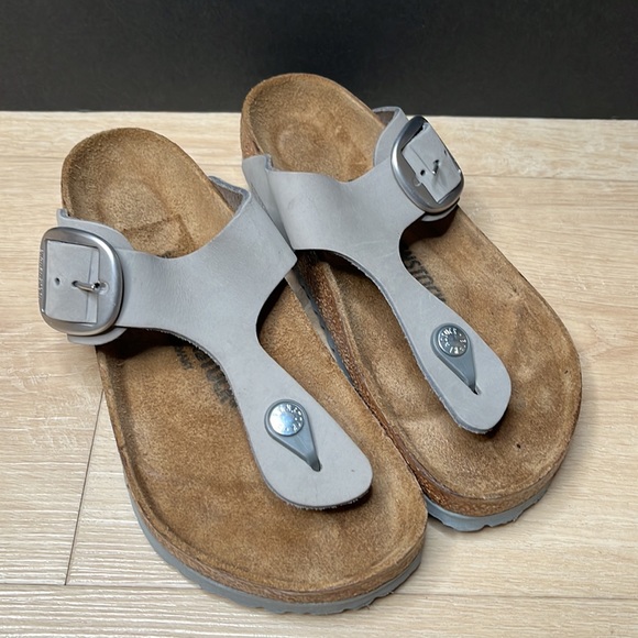 BIRKENSTOCK Gizeh Big Buckle Nubuck Leather, DOVE GRAY SIZE 6-6.5US / 37EU - Picture 4 of 9